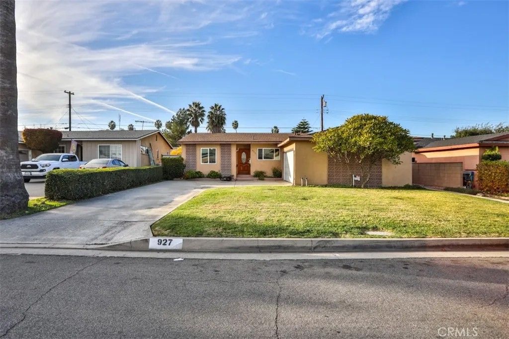 Photo of 927 Latchford Ave, Hacienda Heights, CA 91745 (MLS # CV25276613)