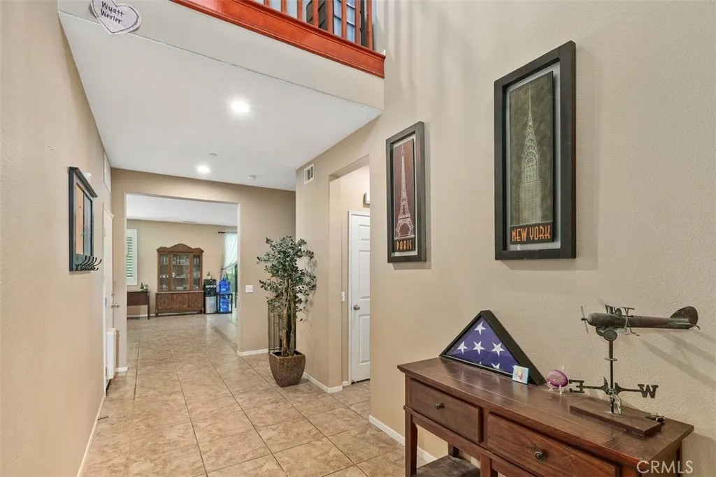 16820 Golden Bluff