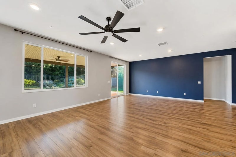 28327 Farm Creek