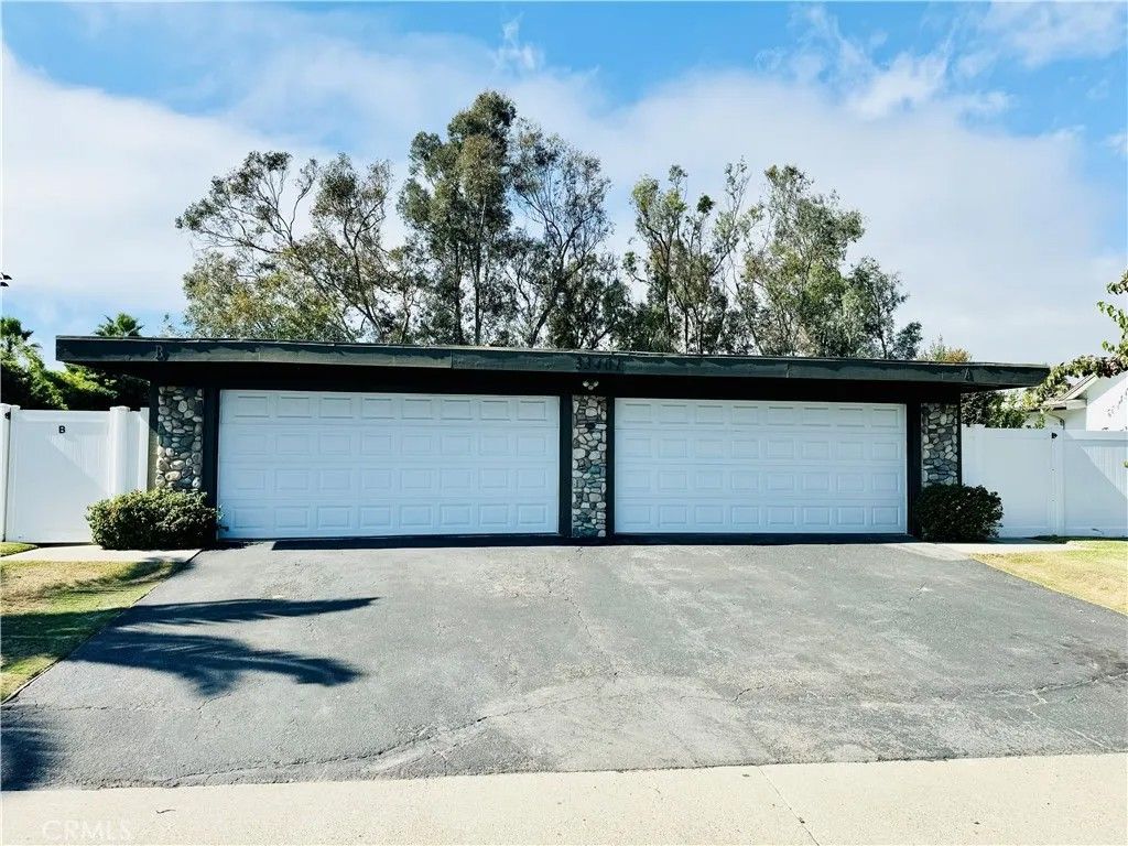 Photo of 33401 Nottingham Way #B, Dana Point, CA 92629 (MLS # OC25280529)