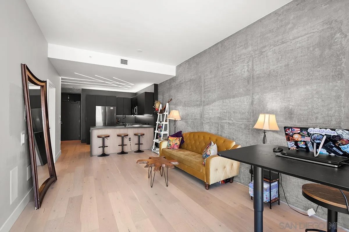 800 The Mark Ln 2002