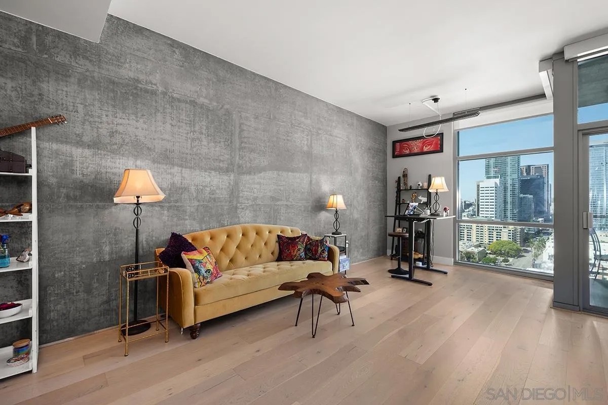 800 The Mark Ln 2002