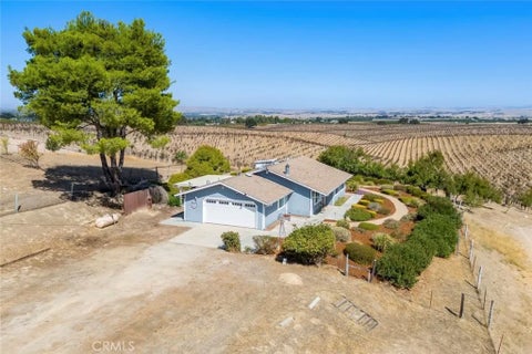 Photo of 7170 Iverson PL, Paso Robles, CA 93446 (MLS # SC26205447)