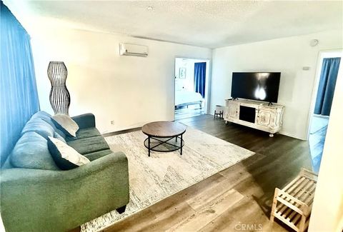 Tiny photo for 211 E California Ave #B5, Glendale, CA 91206 (MLS # PW25251824)