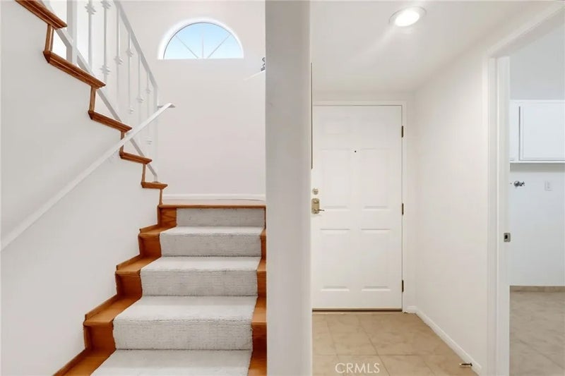 1073 W 9th Street 202