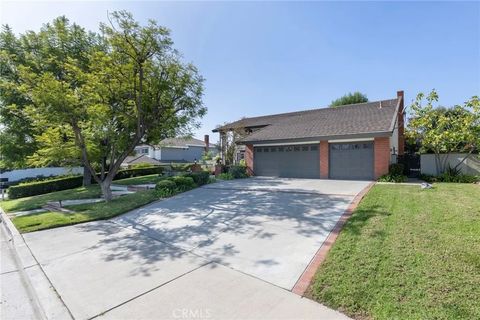 Photo of 5151 Avenida De Amor, Yorba Linda, CA 92886 (MLS # PW25250890)