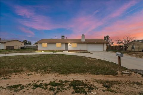 Photo of 10636 Kiavan Road, Apple Valley, CA 92308 (MLS # IG26017742)