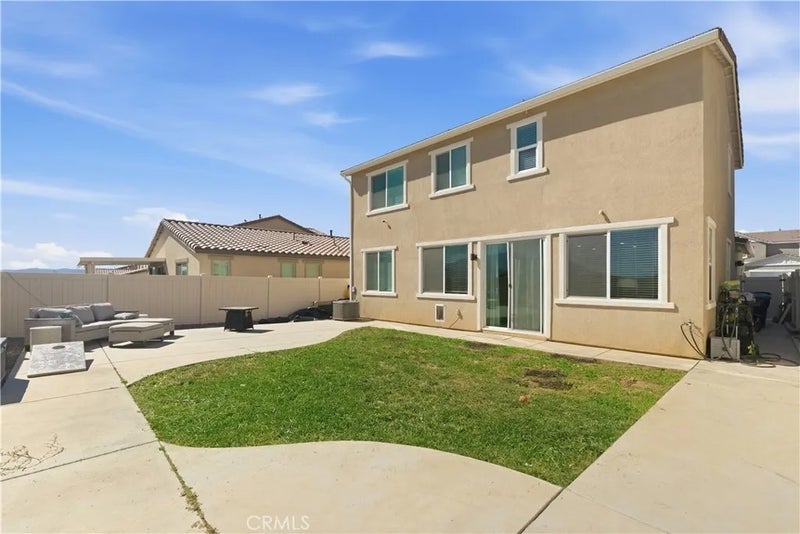 1516 Redbud Avenue