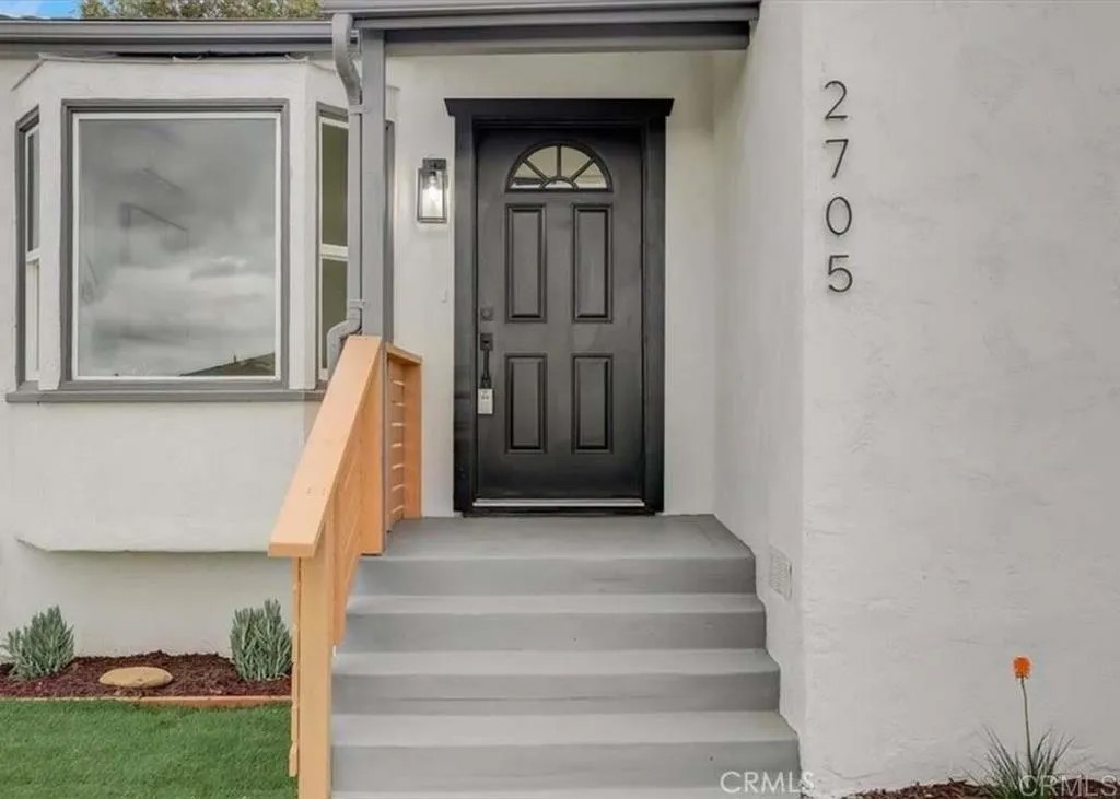 2705 Dennis Lane