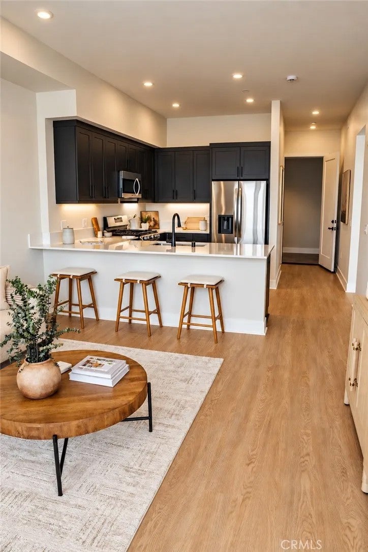 451 Grand Avenue West 322
