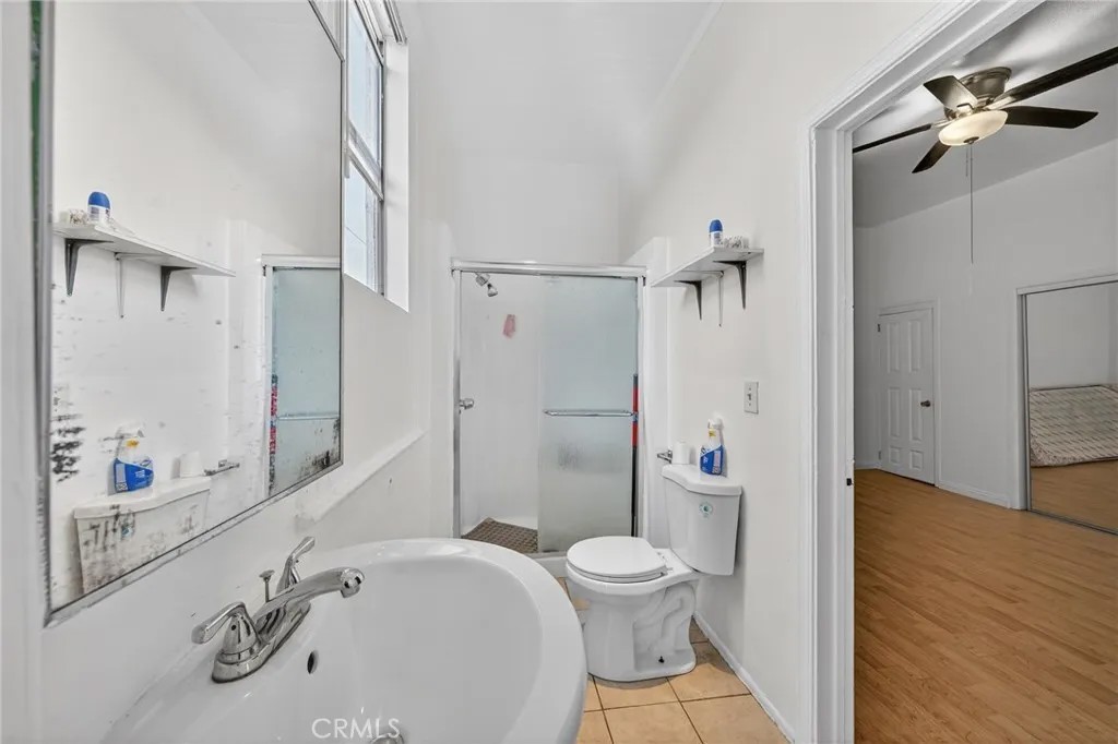 1153 S Westlake