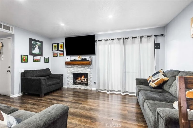 1381 S Walnut 2105
