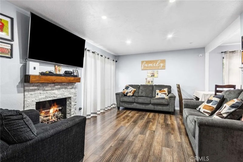 1381 S Walnut 2105