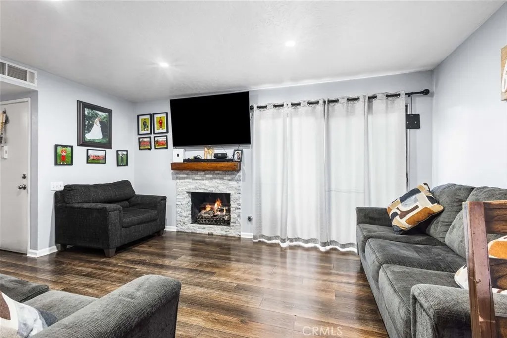 1381 S Walnut 2105