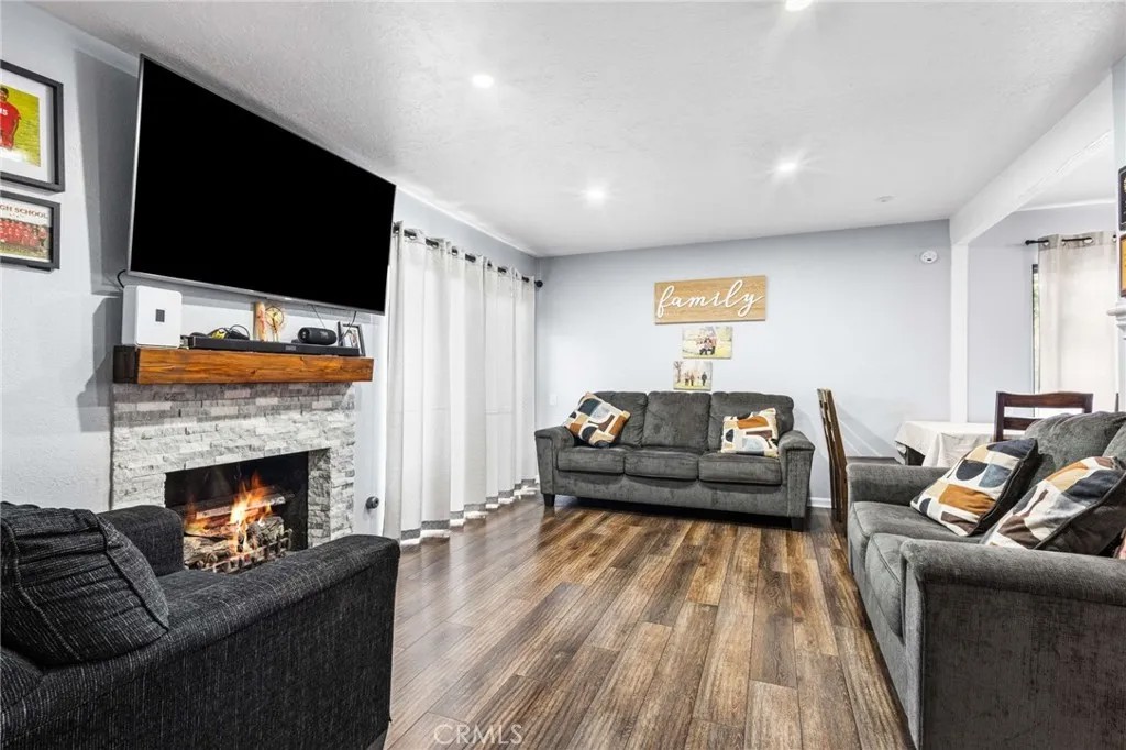 1381 S Walnut 2105