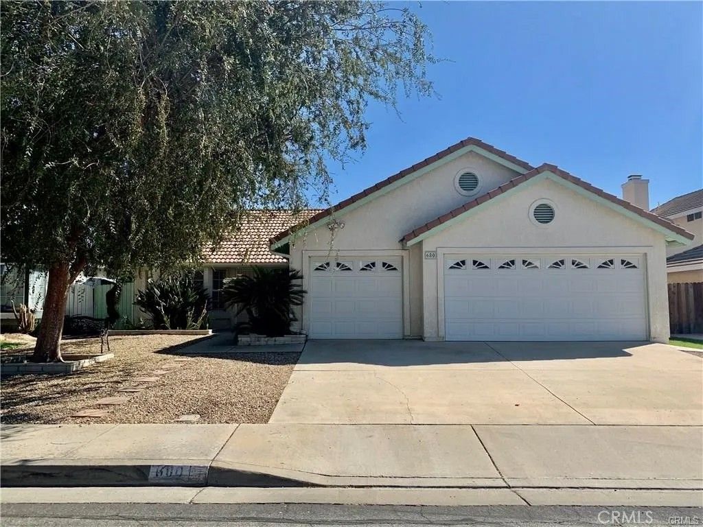 Photo of 680 Goldenrod Street, Hemet, CA 92545 (MLS # CV25268435)