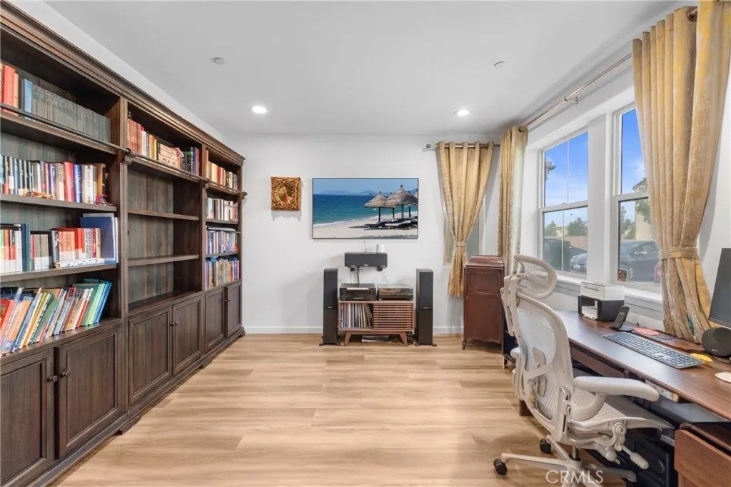 16143 Sandpiper