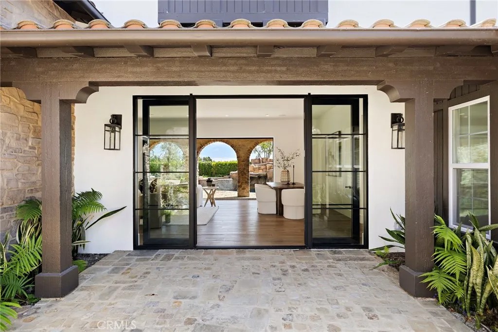 8 Brittlestar Road