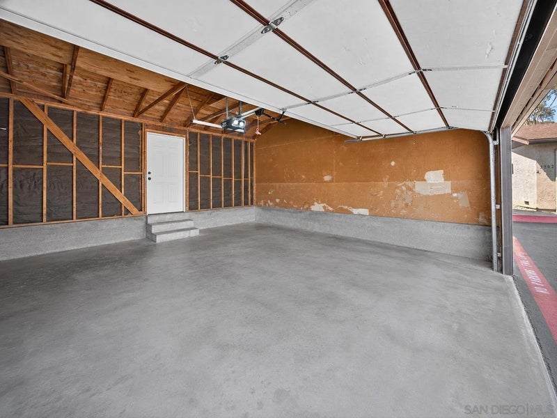 2207 Arborvitae Ln