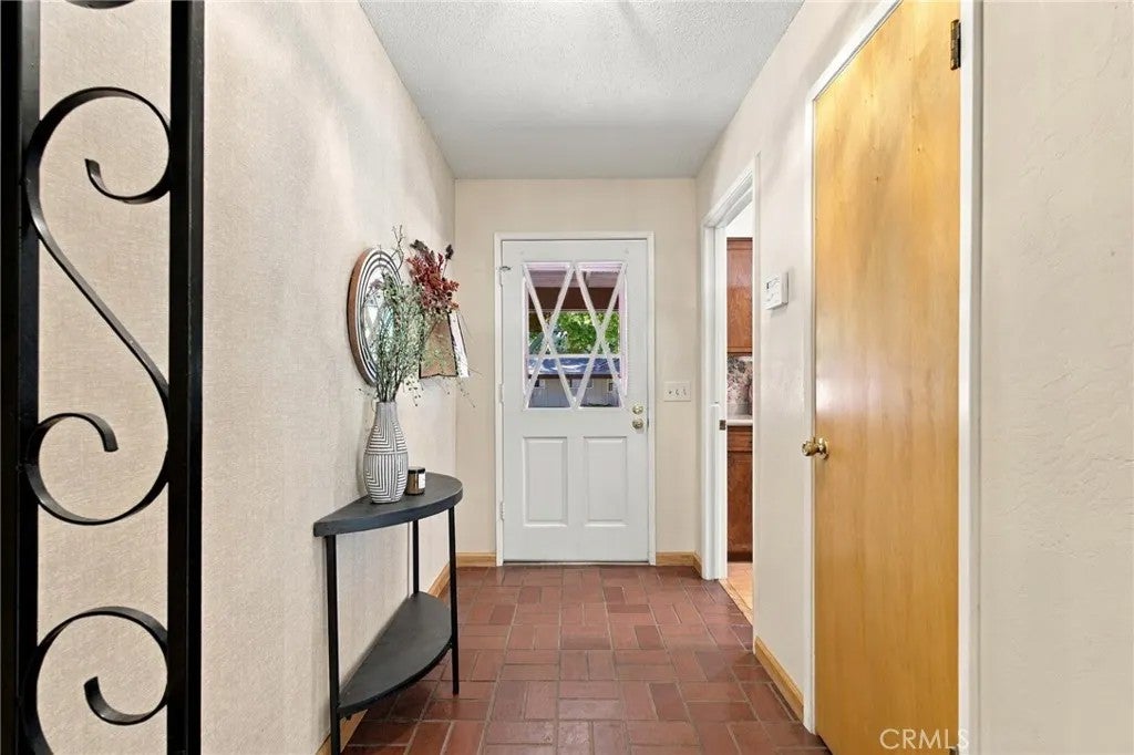33 Lawnwood Drive