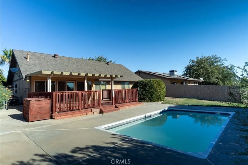 15560 Elmwood Drive
