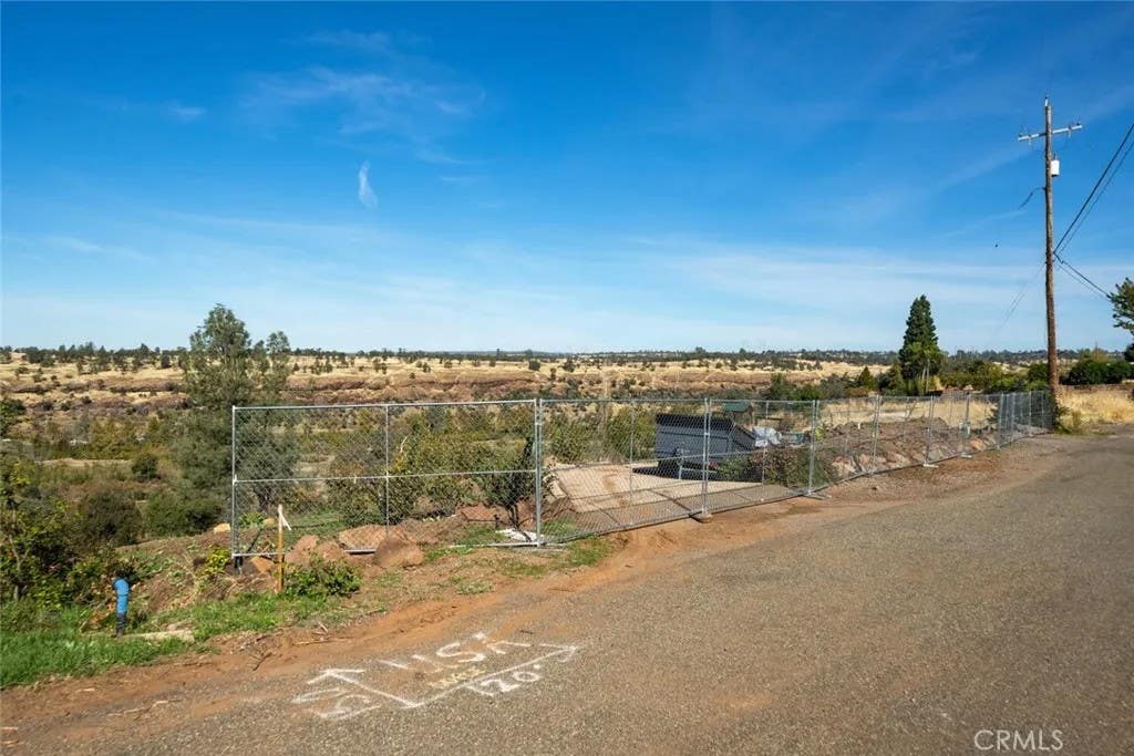 Photo of 1437 Rim Rock Dr, Chico, CA 95928 (MLS # SN26045956)