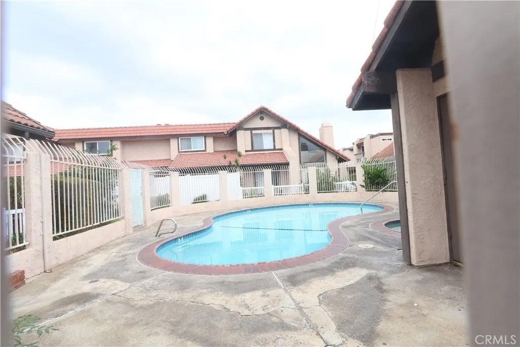 11547 LOWER AZUSA C