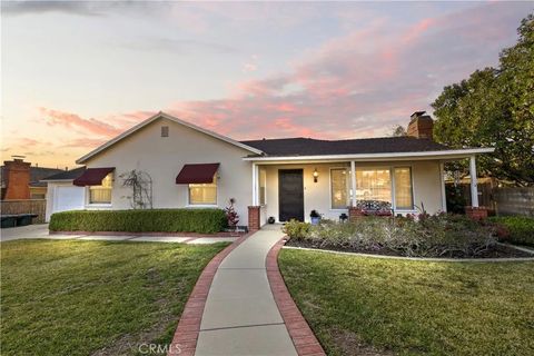 Photo of 2937 Claremont Heights, Claremont, CA 91711 (MLS # CV26024713)