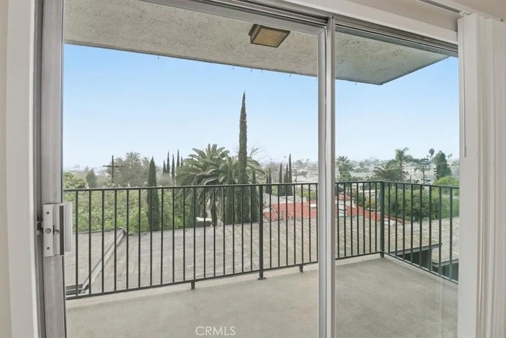 Photo of 1517 E Garfield Ave #32, Glendale, CA 91205 (MLS # IG26018136)