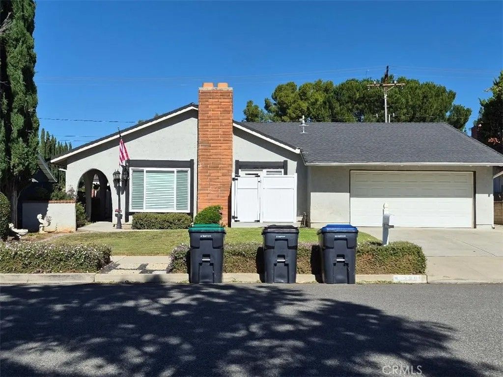 Photo of 2399 Lee Street, Simi Valley, CA 93065 (MLS # WS26013359)