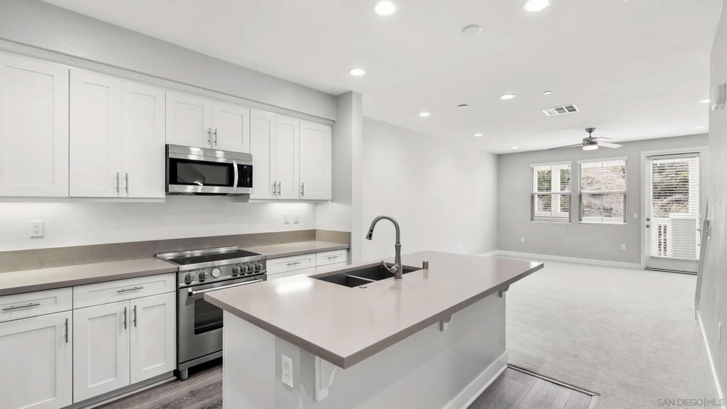 Photo of 1103 Plumeria Way, Oceanside, CA 92054 (MLS # 260020277)