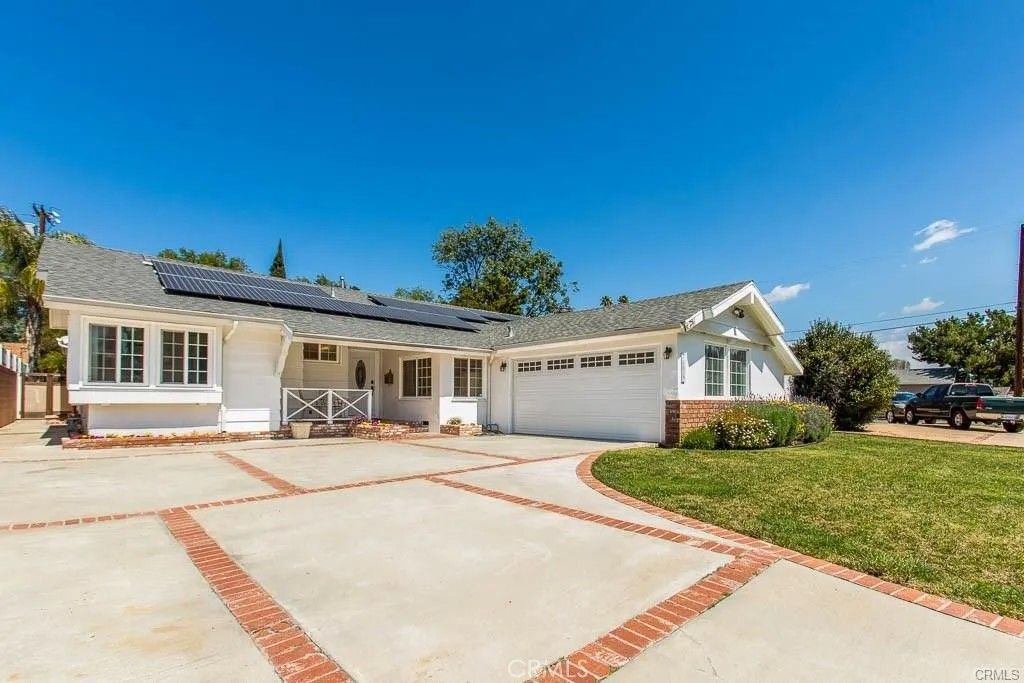 Photo of 16009 Acre Street, North Hills, CA 91343 (MLS # SR25271067)