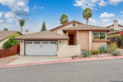 Photo of 1962 Buckskin Gln, Escondido, CA 92027 (MLS # 260017437)