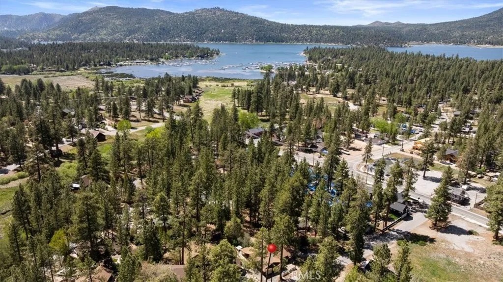 39989 Hillcrest Drive