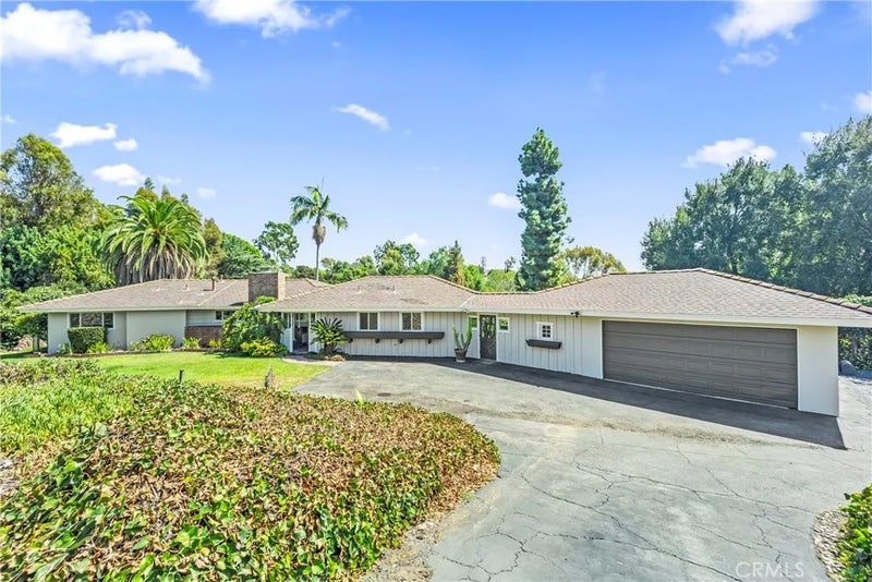 8240 Las Pasadas Drive