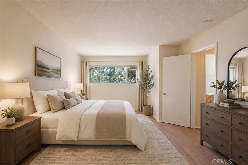 1008 Las Lomas Unit C