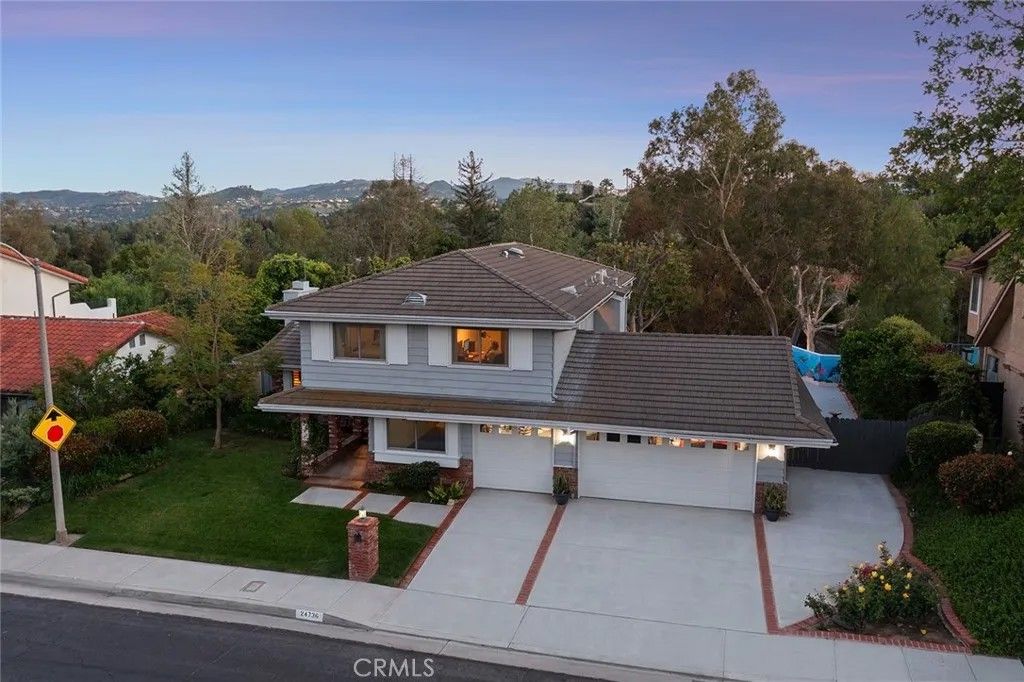 Photo of 24736 Eilat Street, Woodland Hills, CA 91367 (MLS # SR26074792)