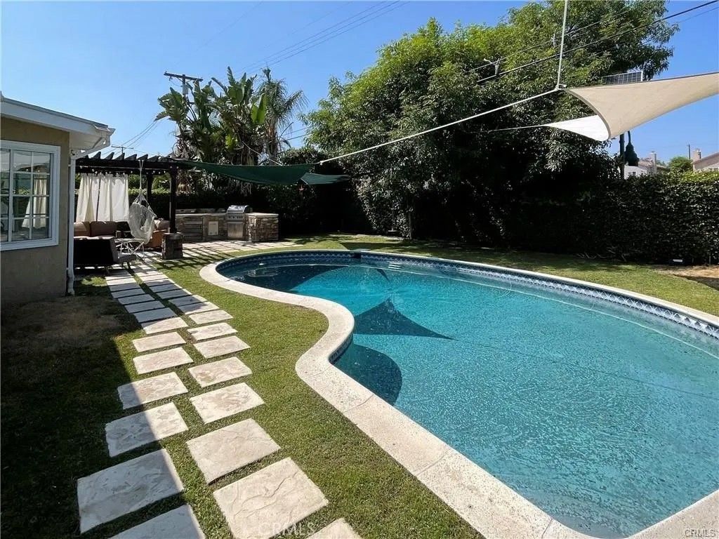 Photo of 20329 Haynes Street, Winnetka, CA 91306 (MLS # SR25260071)