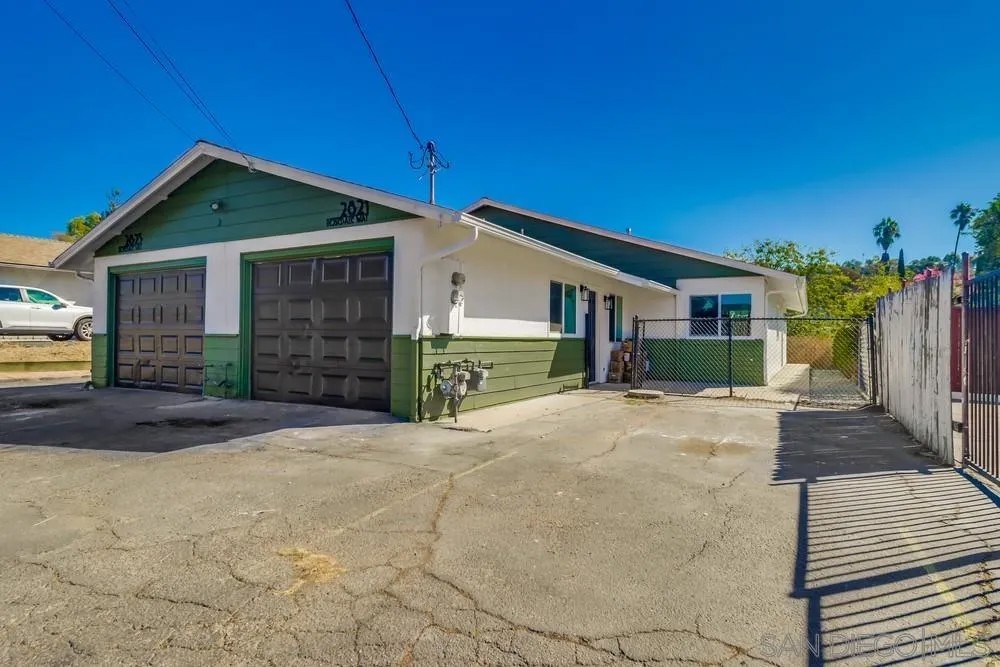 2821-25 Rosedale Way