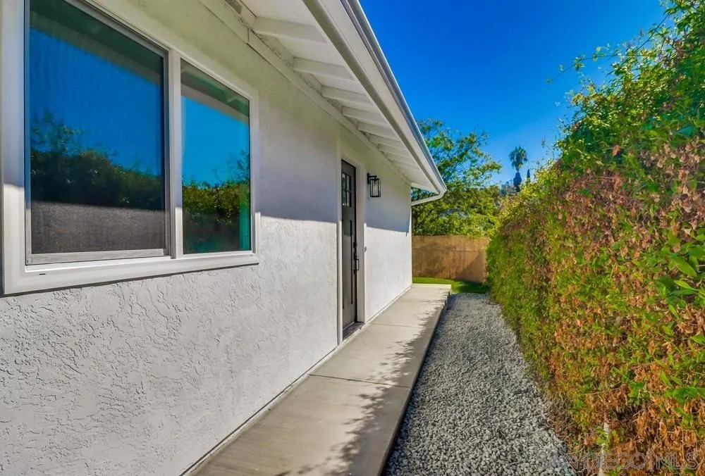 2821-25 Rosedale Way