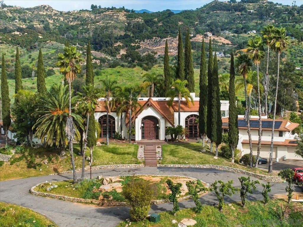 Photo of 1050 Rice Canyon Rd, Fallbrook, CA 92028 (MLS # 260005102)