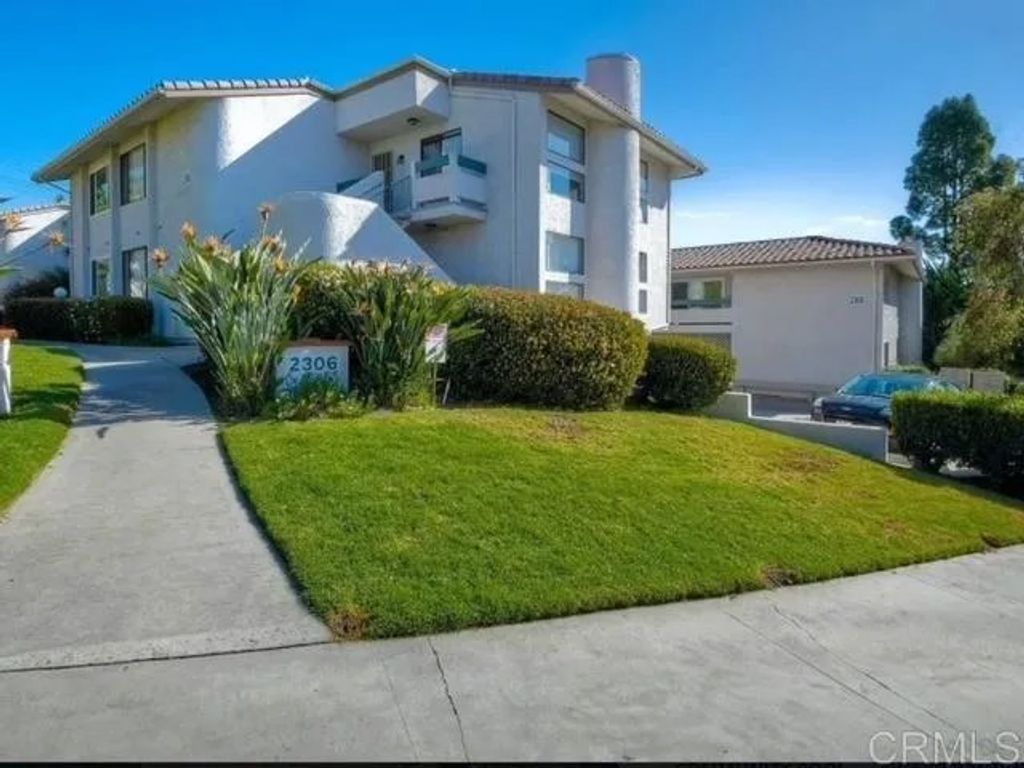 Photo of 2306 Altisma Way #213, Carlsbad, CA 92009 (MLS # NDP2601279)