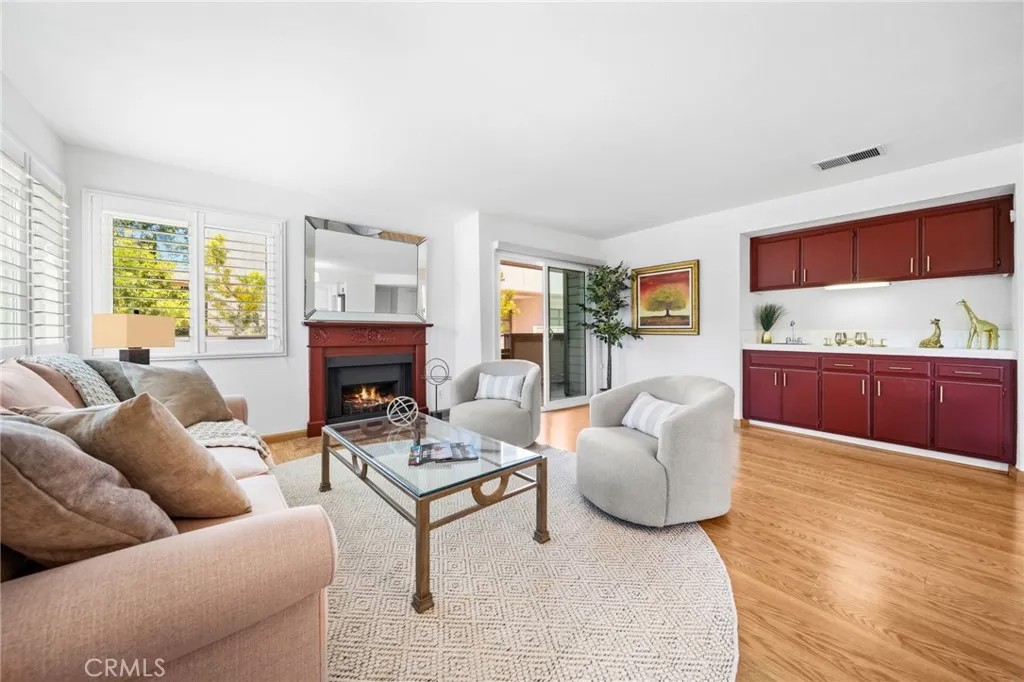 961 E California Boulevard 101