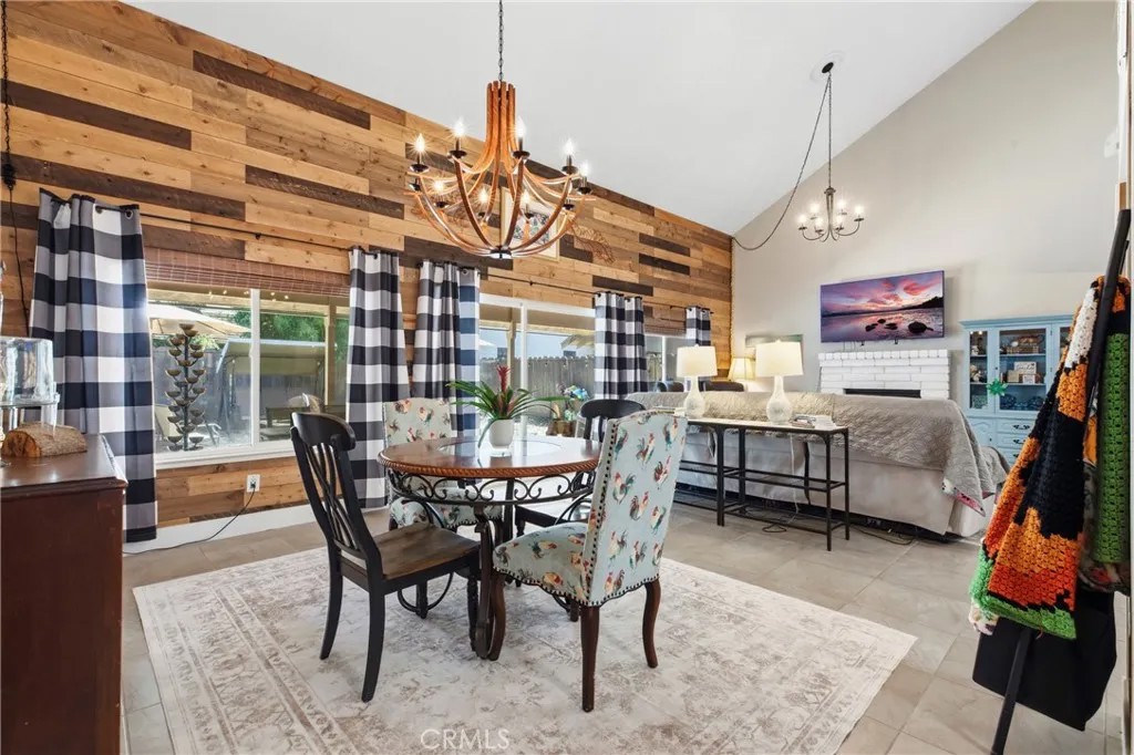 1149 River Bluff