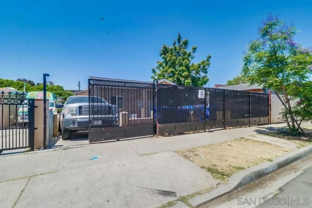 Photo of 3521 Acacia St, San Diego, CA 92113 (MLS # 260001899)