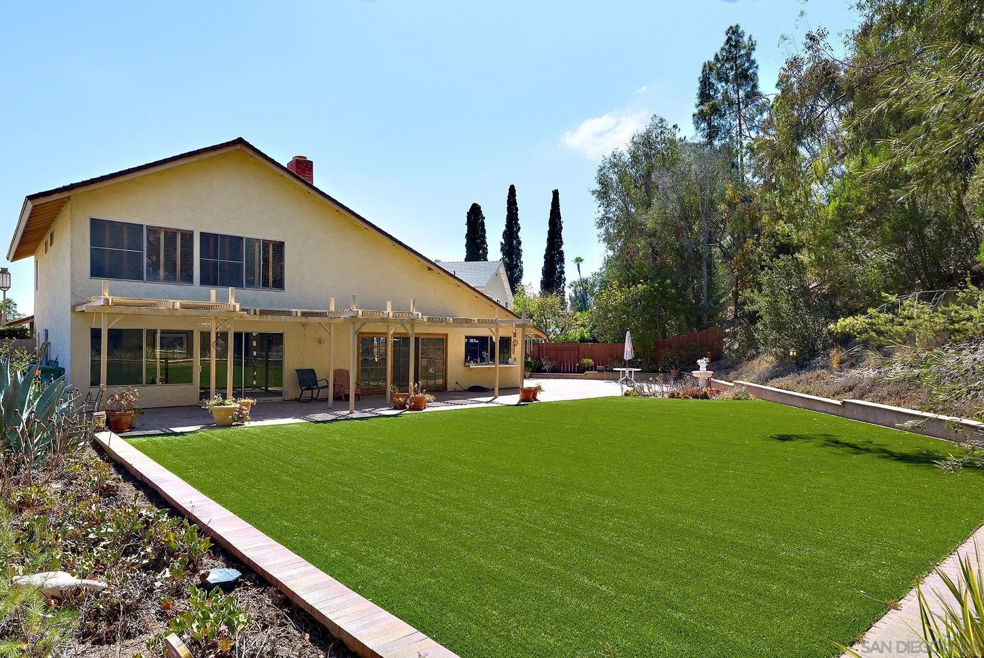 10266 Vista Valle Ct.