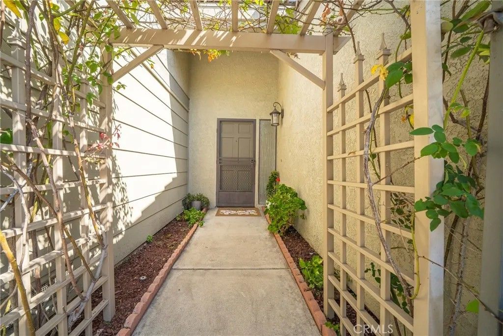 Photo of 201 E Ponderosa Ln, Anaheim, CA 92802 (MLS # OC26092367)