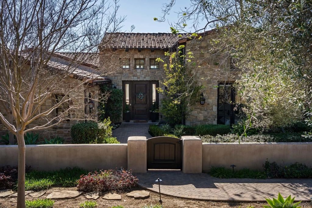 Photo of 8145 Run of the Knolls, San Diego, CA 92127 (MLS # 260002540)