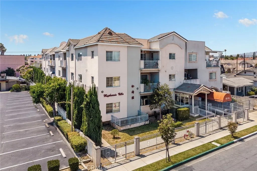 121 N Mcpherrin Avenue 105
