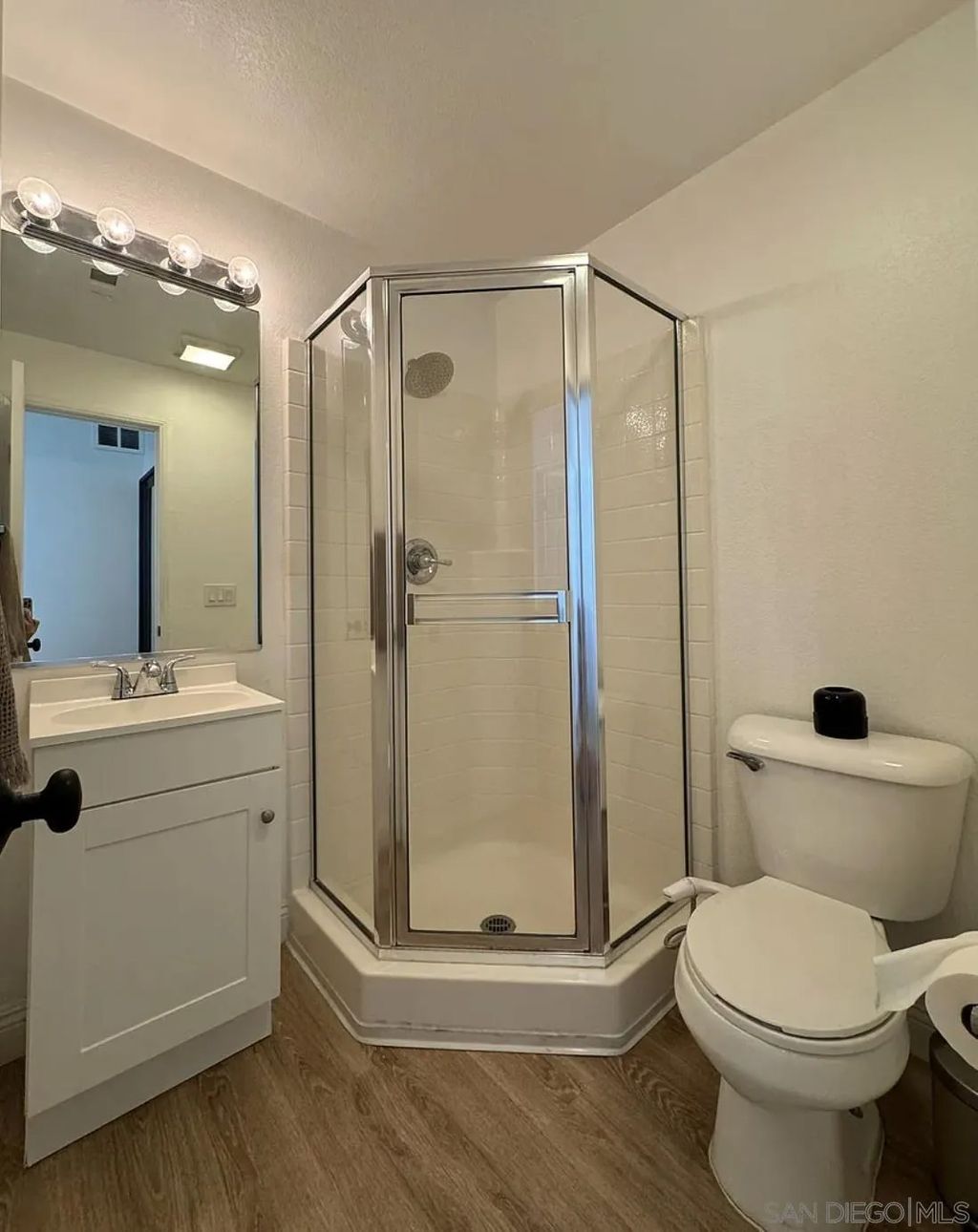 Photo of 1897 Fargo Ln #5, Chula Vista, CA 91913 (MLS # 250044264)